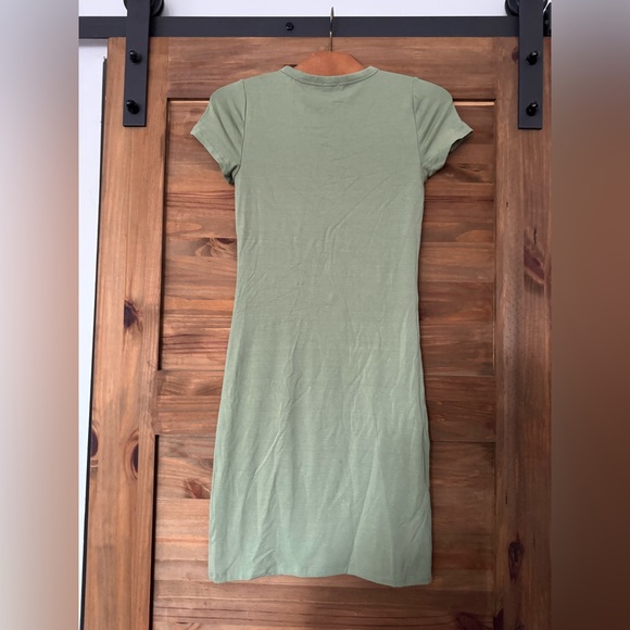 Aritzia Wilfred Free Sage Green T-Shirt Dress Size Small - Picture 3 of 6